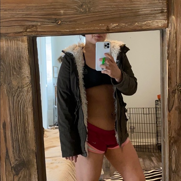 Olive green jacket - Picture 1 of 3